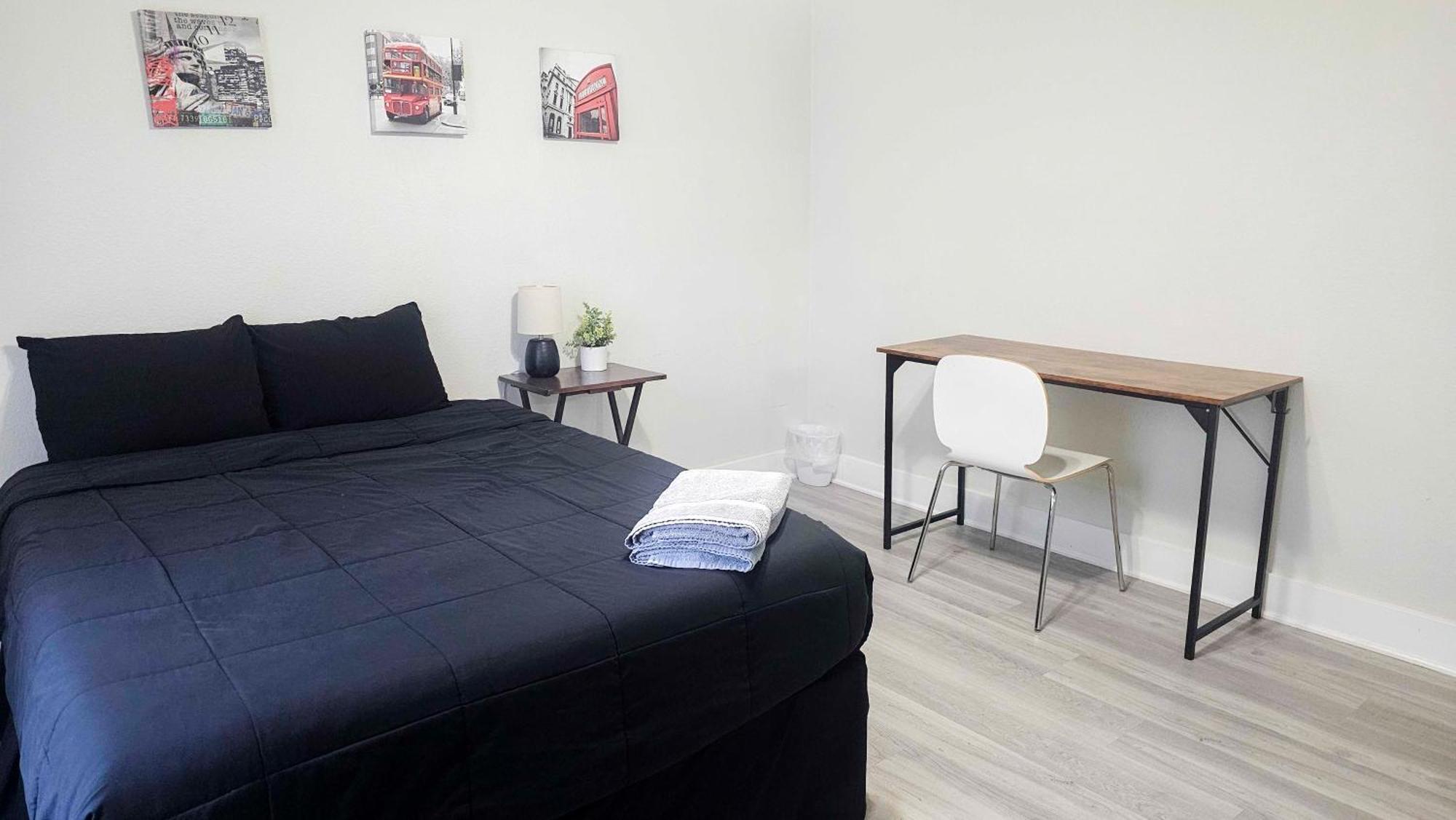 Cozy Near Downtown And Airport Ferienhaus *